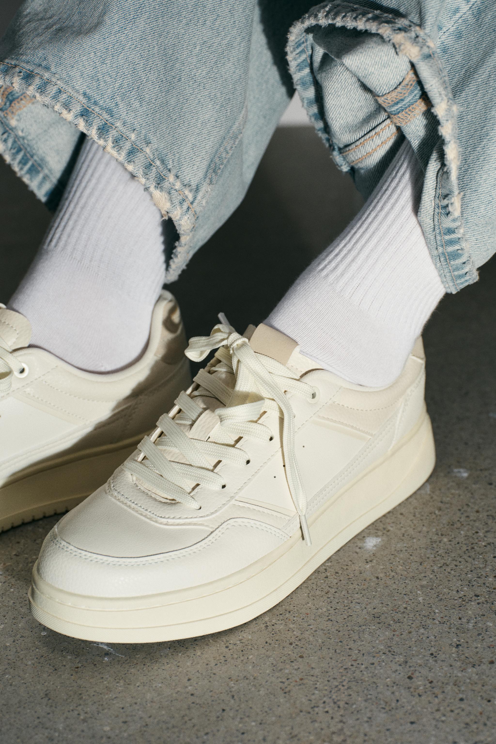 TENNIS AVEC CONTRASTE